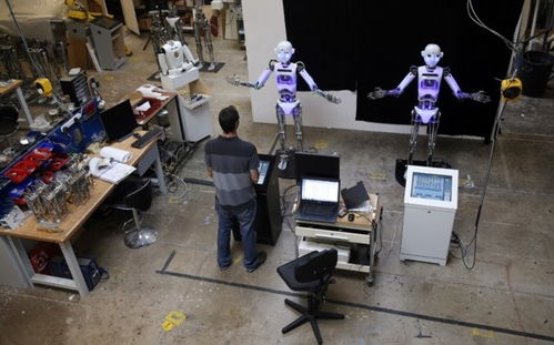 探秘英國(guó)類(lèi)人機(jī)器人工廠 能與人類(lèi)互動(dòng)交流的智能伙伴如何誕生